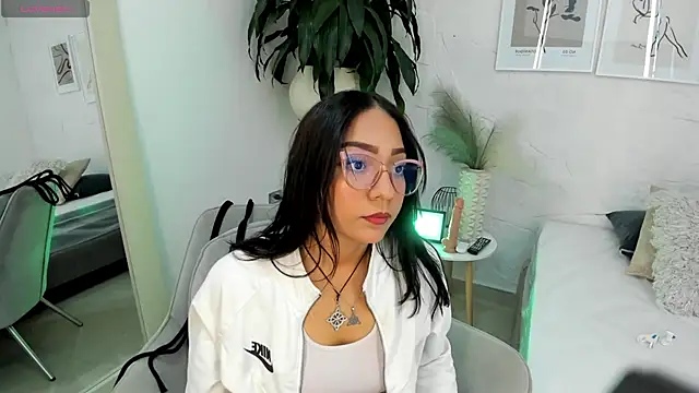 Snapshot of mariia_juana_ chatting on February 18, 11:33 am mariia juana online show from February 18, 11:33 am