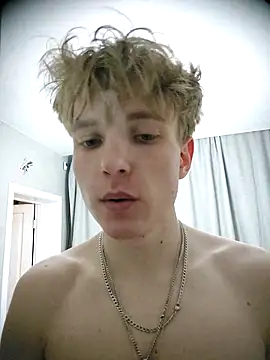 Snapshot of And25bn chatting on October 19, 8:20 pm And25bn online show from October 19, 8:20 pm