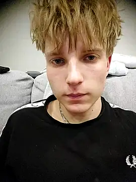 Snapshot of And25bn chatting on October 20, 9:15 pm And25bn online show from October 20, 9:15 pm