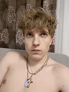 Snapshot of And25bn chatting on November 10, 3:11 pm And25bn online show from November 10, 3:11 pm