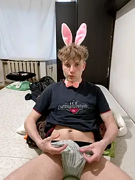 And25bn online show from April 5, 4:37 pm