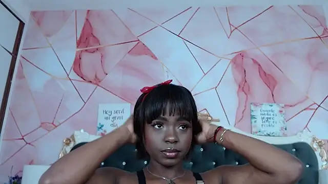 Snapshot of LindaBird chatting on January 7, 8:22 pm LindaBird online show from January 7, 8:22 pm