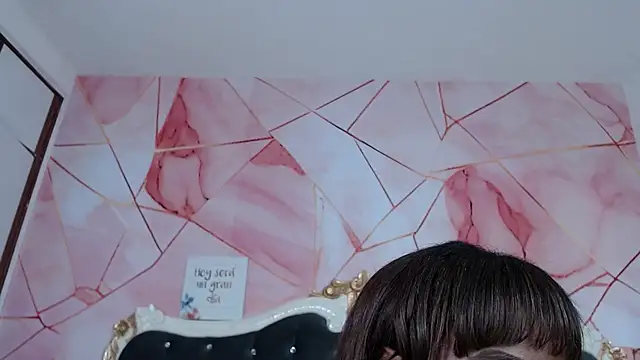 Snapshot of LindaBird chatting on February 6, 6:55 pm LindaBird online show from February 6, 6:55 pm