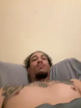 Snapshot of bigdickbigdaddy7373 chatting on February 17, 2:15 pm bigdickbigdaddy7373 online show from February 17, 2:15 pm