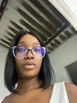 Snapshot of blackgril12 chatting on March 8, 12:00 am blackgril12 online show from March 8, 12:00 am