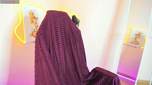 EvelinaLuu online show from December 17, 2:06 am