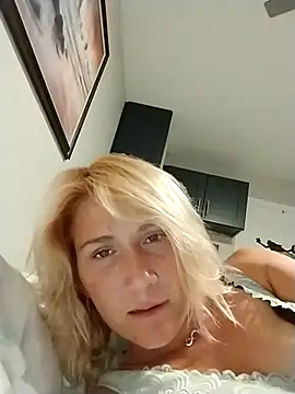 Skippydippy99 online show from October 26, 11:20 pm