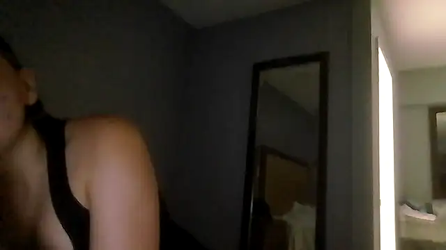 Snapshot of ShysluutGia chatting on July 8, 4:39 am ShysluutGia online show from July 8, 4:39 am
