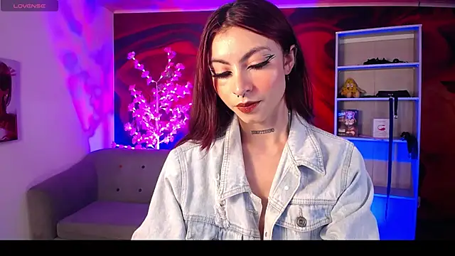 katellyrose online show from February 25, 11:30 am