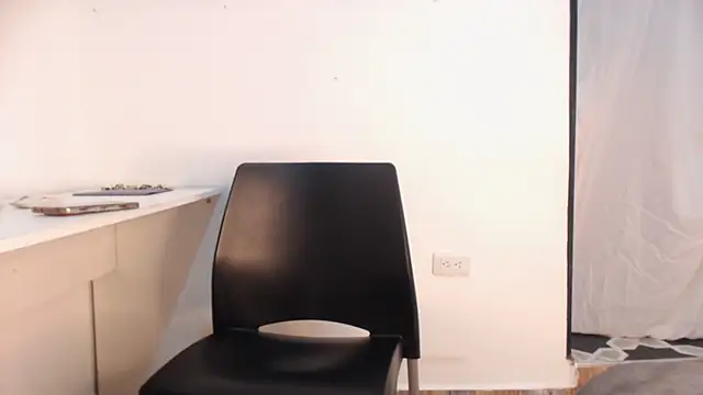 StephyJones1 online show from April 18, 8:20 pm