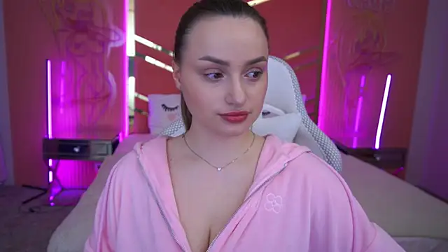 LindsieGreyy online show from March 20, 7:25 am