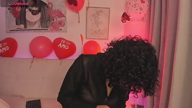 Snapshot of Dhalila_ chatting on February 15, 8:00 am Dhalila online show from February 15, 8:00 am