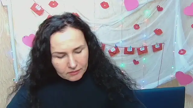 Snapshot of Miroslava_Happi chatting on February 9, 9:47 am Miroslava Happi online show from February 9, 9:47 am