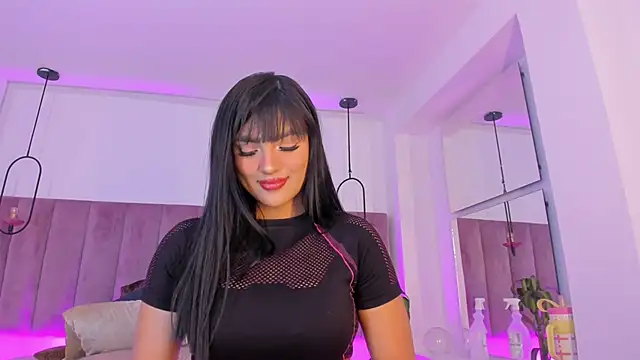 Snapshot of emmiily_z chatting on May 16, 7:56 pm emmiily z online show from May 16, 7:56 pm