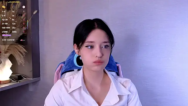 Hisoka akerley online show from July 16, 4:07 am