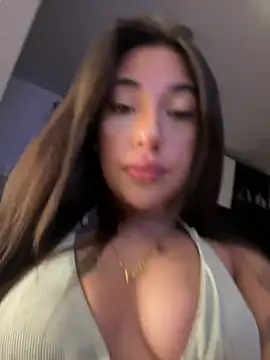 KarolVega- online show from February 22, 1:11 am