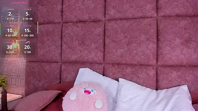 LilyRoxi online show from December 21, 6:04 pm