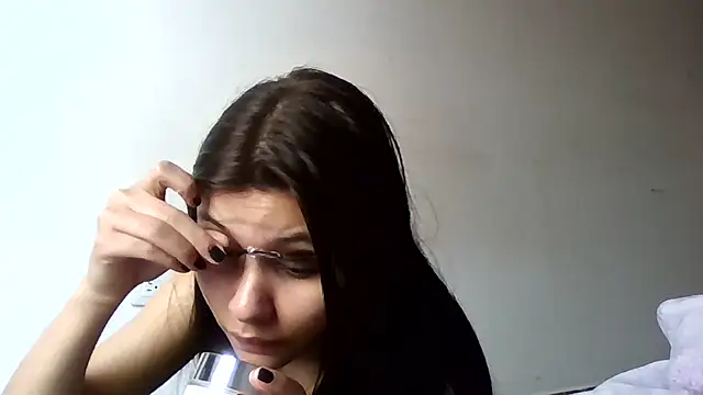 CHLOE ISABELL online show from April 13, 4:56 pm