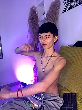 Snapshot of MaikyCooper chatting on September 13, 8:08 pm MaikyCooper online show from September 13, 8:08 pm