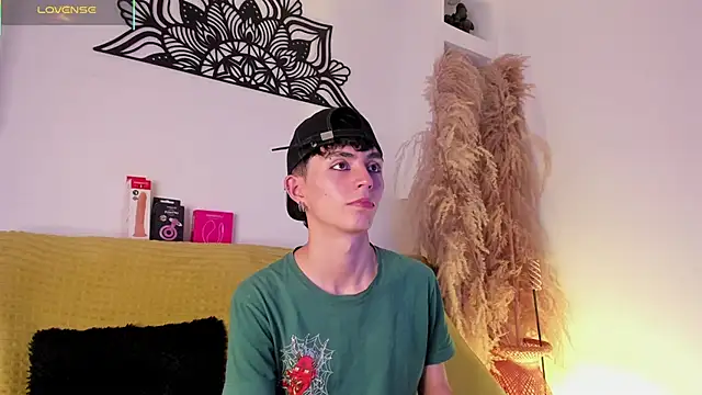 Snapshot of MaikyCooper chatting on September 30, 8:25 pm MaikyCooper online show from September 30, 8:25 pm