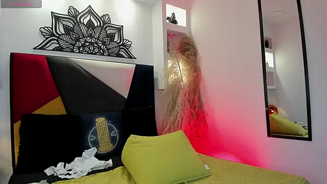 Snapshot of MaikyCooper chatting on October 8, 8:39 pm MaikyCooper online show from October 8, 8:39 pm