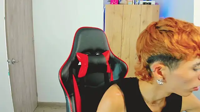 Snapshot of MaikyCooper chatting on December 17, 6:58 pm MaikyCooper online show from December 17, 6:58 pm