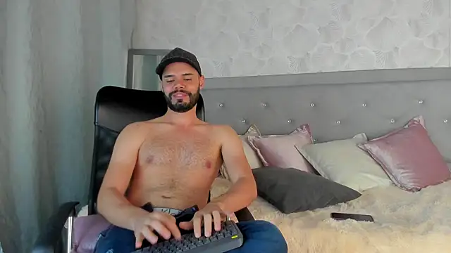 Luke Diaz7 online show from March 6, 5:46 am