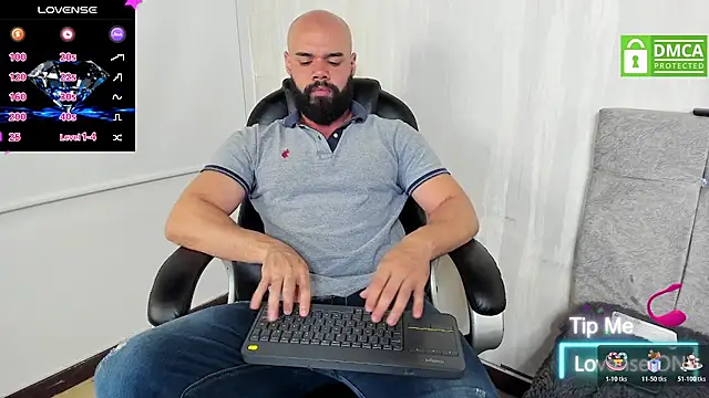 Snapshot of Luke_Diaz7 chatting on January 16, 10:03 pm Luke Diaz7 online show from January 16, 10:03 pm