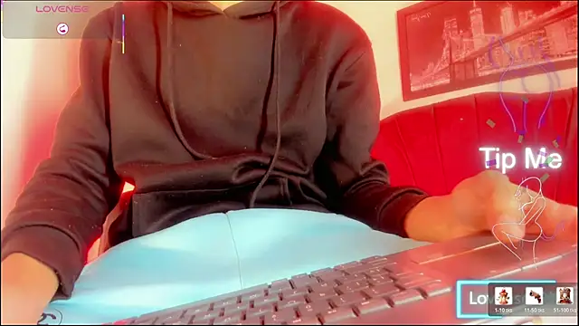 emelly horny  online show from March 18, 7:17 pm