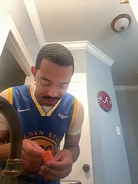 Snapshot of SIXKING7410 chatting on February 26, 5:28 am SIXKING7410 online show from February 26, 5:28 am