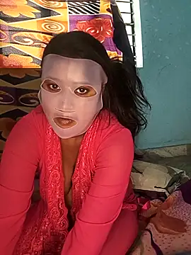 Snapshot of CuteRani001 chatting on February 14, 10:07 am CuteRani001 online show from February 14, 10:07 am