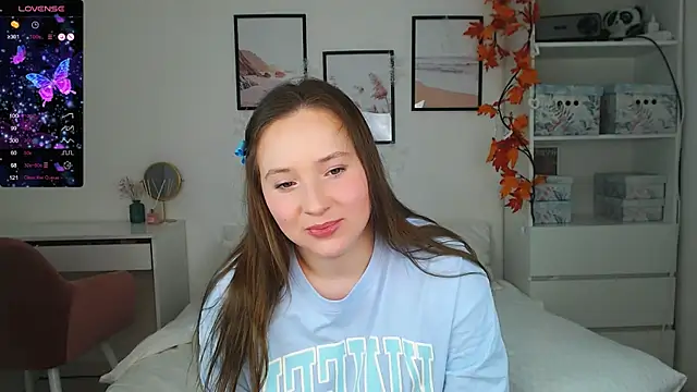 Snapshot of EmilyxxGraces chatting on February 10, 10:30 pm EmilyxxGraces online show from February 10, 10:30 pm