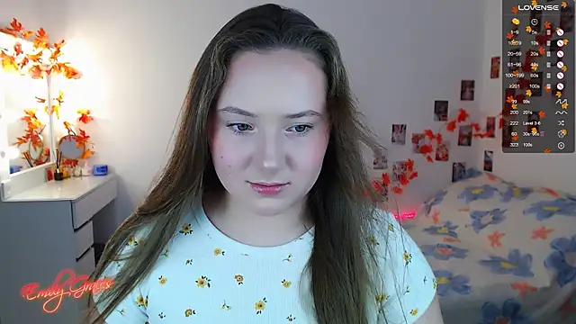 Snapshot of EmilyxxGraces chatting on October 20, 3:45 pm EmilyxxGraces online show from October 20, 3:45 pm