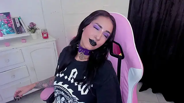 Nyx Blackmoon online show from October 6, 1:30 pm