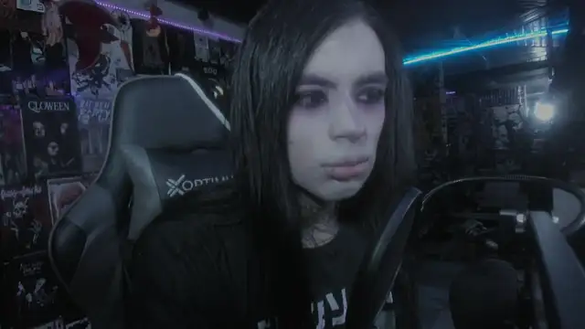 Snapshot of rotten_dreams chatting on March 10, 9:51 pm rotten dreams online show from March 10, 9:51 pm