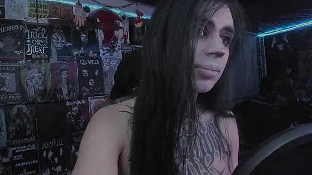 Snapshot of rotten_dreams chatting on November 8, 11:47 pm rotten dreams online show from November 8, 11:47 pm