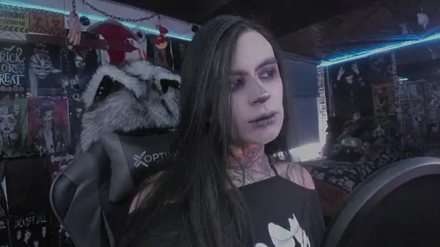 Snapshot of rotten_dreams chatting on February 2, 5:11 pm rotten dreams online show from February 2, 5:11 pm