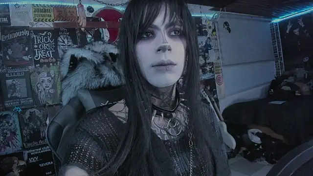 Snapshot of rotten_dreams chatting on February 12, 10:38 pm rotten dreams online show from February 12, 10:38 pm