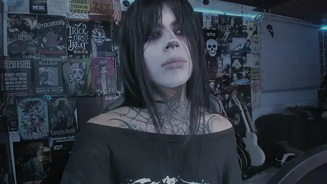 Snapshot of rotten_dreams chatting on February 17, 11:00 pm rotten dreams online show from February 17, 11:00 pm