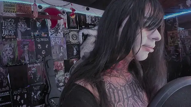 Snapshot of rotten_dreams chatting on March 1, 6:10 pm rotten dreams online show from March 1, 6:10 pm