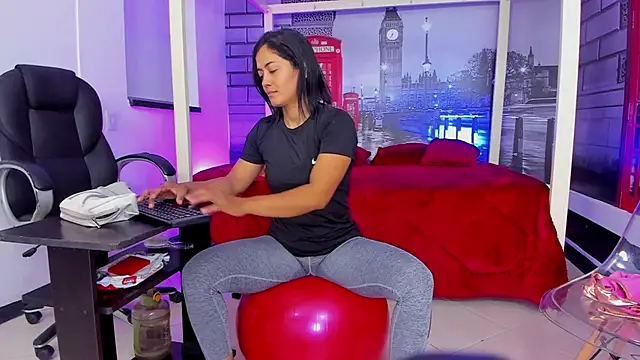 cristal crossfitx online show from June 30, 10:38 am