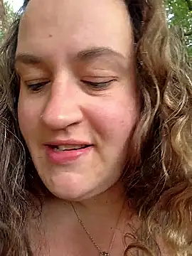 Snapshot of justtess chatting on October 2, 12:56 pm justtess online show from October 2, 12:56 pm