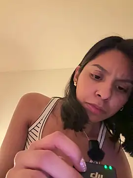 Snapshot of Valeedoll chatting on March 3, 4:18 am Valeedoll online show from March 3, 4:18 am