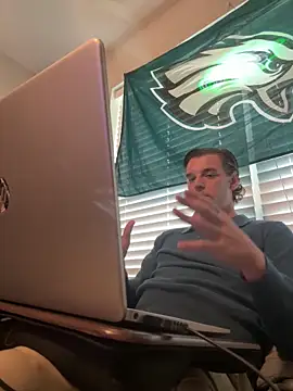 Snapshot of theycallmes3x chatting on February 19, 9:14 pm theycallmes3x online show from February 19, 9:14 pm