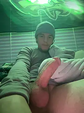 Snapshot of theycallmes3x chatting on February 23, 6:28 am theycallmes3x online show from February 23, 6:28 am