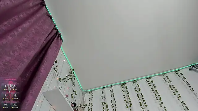 Snapshot of b4by_Emilia chatting on March 16, 8:43 am b4by Emilia online show from March 16, 8:43 am