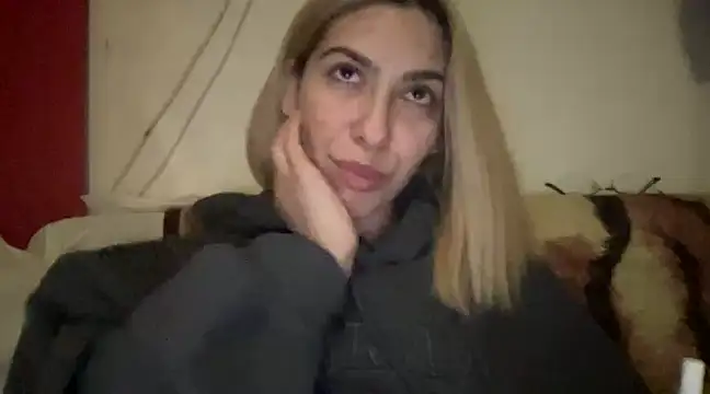 sarrah rossy online show from February 19, 11:04 pm