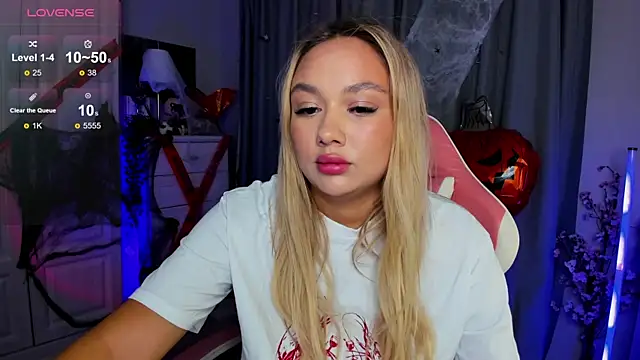 Snapshot of _Loneve__ chatting on October 30, 1:45 pm  Loneve   online show from October 30, 1:45 pm