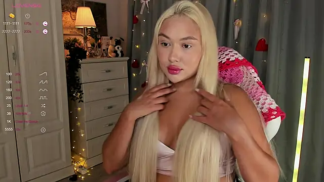 Snapshot of _Loneve__ chatting on March 27, 2:17 pm Loneve online show from March 27, 2:17 pm