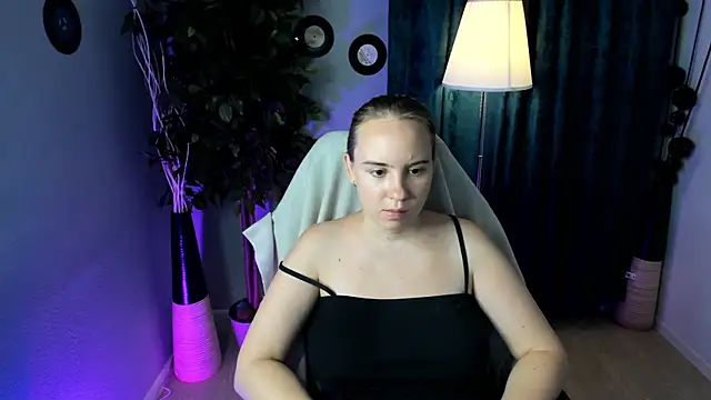 Lika 0ne online show from July 25, 11:52 am